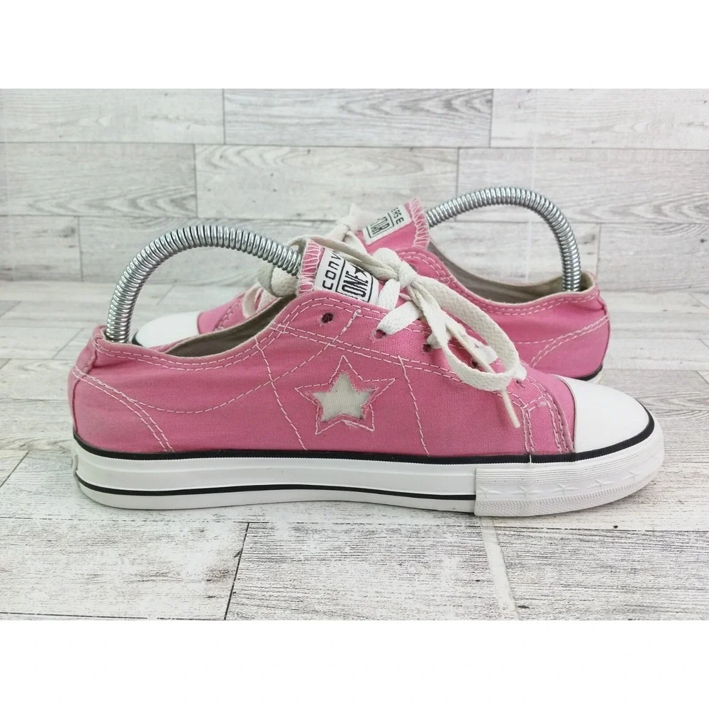 Vintage‎ Juniors Converse Shoes One Star Low Top Sneakers Pink Canvas Size 4